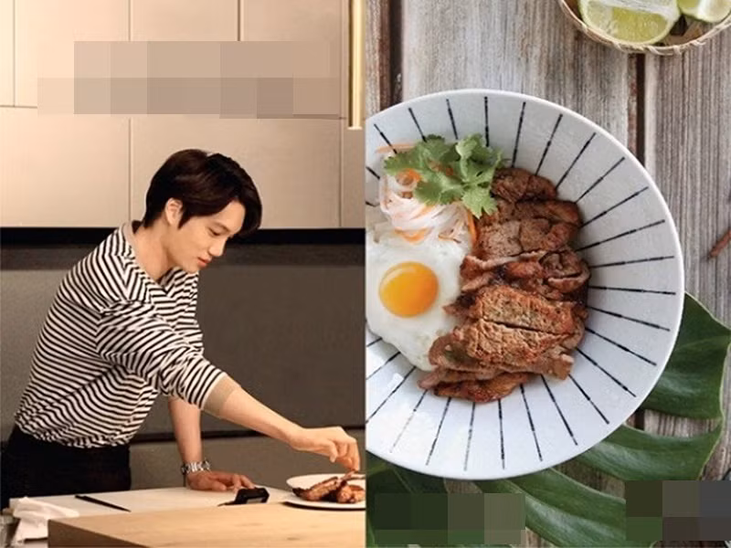 Trong một lần ăn thử món cơm sườn khi đến Việt Nam, nam ca sĩ Hàn Quốc Kai (nhóm EXO) yêu thích món ăn này. Về nước, anh lập công thức riêng, đưa cơm sườn vào nhà hàng của mình. Ảnh: Yan.
