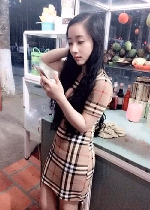 Ngày còn chưa lập gia đình, Quỳnh Quỳnh gợi cảm, trẻ trung không kém hot girl.