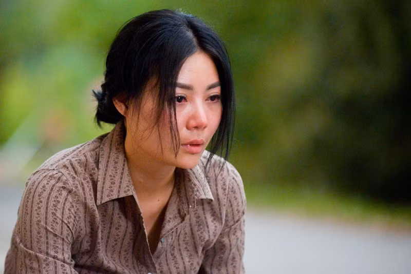 Trong bộ phim Quỳnh búp bê, Thanh Hương đóng vai Lan - cô gái xuất thân nghèo khó từng bước vào con đường làm gái mại dâm vì phải lo cho gia đình. 5 năm qua, Thanh Hương góp mặt trong các bộ phim truyền hình: Nàng dâu order, Sinh tử, Những ngày không quên, Lựa chọn số phận, Hướng dương ngược nắng, Mùa hoa tìm lại, Anh có phải đàn ông không, Hành trình công lý, Đừng làm mẹ cáu, Cuộc đời vẫn đẹp sao. Ảnh: Vietnamnet.