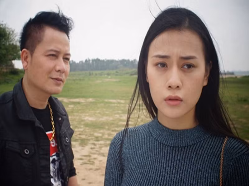 Lê Tuấn Anh đóng vai Phú trong Quỳnh búp bê. Sau đó, anh góp mặt trong phim Hành trình công lý, Lựa chọn số phận, Phố trong làng. Gần đây, nam diễn viên xác nhận rời sân khấu kịch. Ảnh: Dân Trí.