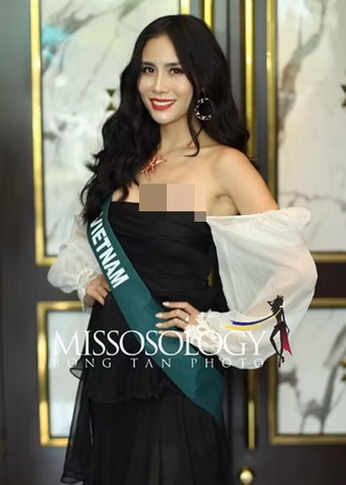 Đến với Hoa hậu Trái đất 2019, Á hậu Hoàng Hạnh thừa nhận ngoại ngữ không phải là thế mạnh của mình. Trước khi bước vào cuộc thi, cô thậm chí nhận về không ít lời chê bai nói tiếng Anh kém qua đoạn video giới thiệu. Trong hành trình thi đấu, cô tiếp tục lộ vốn ngoại ngữ hạn chế và tỏ ra né ống kính quốc tế. Trong chung kết Hoa hậu Trái đất 2019, Á hậu Hoàng Hạnh trượt top 20. Ảnh: Missosology.