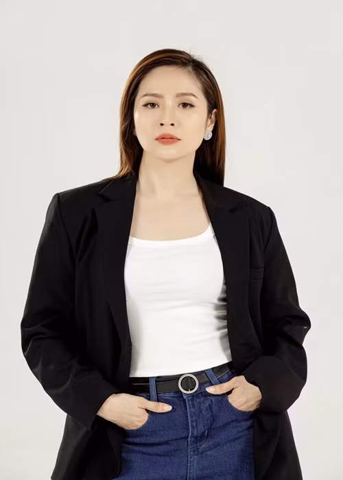 Diễn viên Thanh Thúy thuê tới 3 người giúp việc: 1 người phụ trách chăm sóc cu Tết và bé Cà Phê vào ban ngày, 1 người chuyên nấu nướng, dọn dẹp, 1 người hỗ trợ Thanh Thúy những việc vặt cho cu Tết vào ban đêm. Ảnh: FBNV