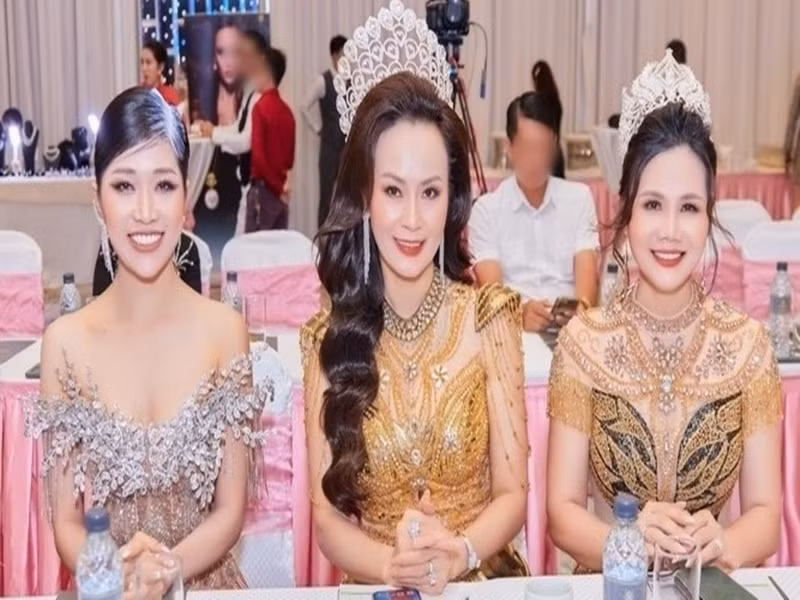 Hoa hau Doanh nhan thanh dat Hoan cau va loat cuoc thi bi “tuyt coi“