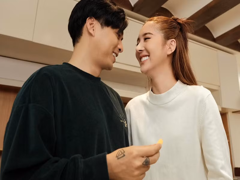 “Tôi bất ngờ vì làm thủ tục khá nhanh và hoàn thành trong khoảng 30 phút", Hồ Quang Hiếu chia sẻ trên Dân Trí. Ảnh: FBNV.