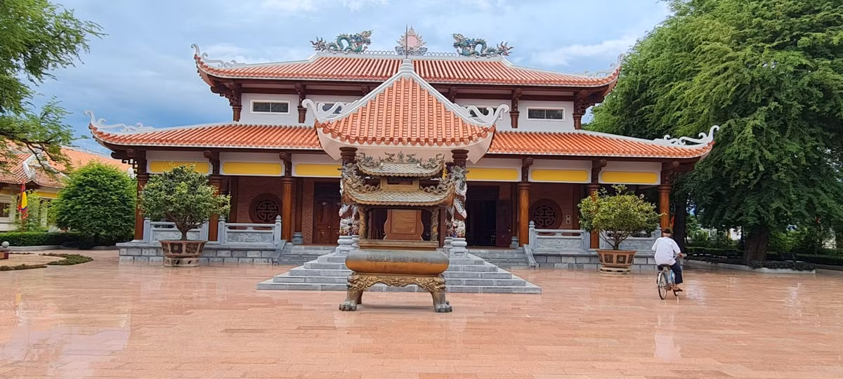 Để lưu giữ lại những hiện vật lịch sử một thời đáng nhớ, Bảo tàng Quang Trung được xây dựng ngay tại chính quê hương của người anh hùng dân tộc.