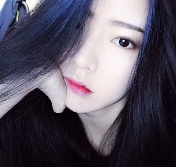 Ước mơ tương lai của hot girl lai xinh đẹp là mở một cửa hàng nội thất mang tên mình.