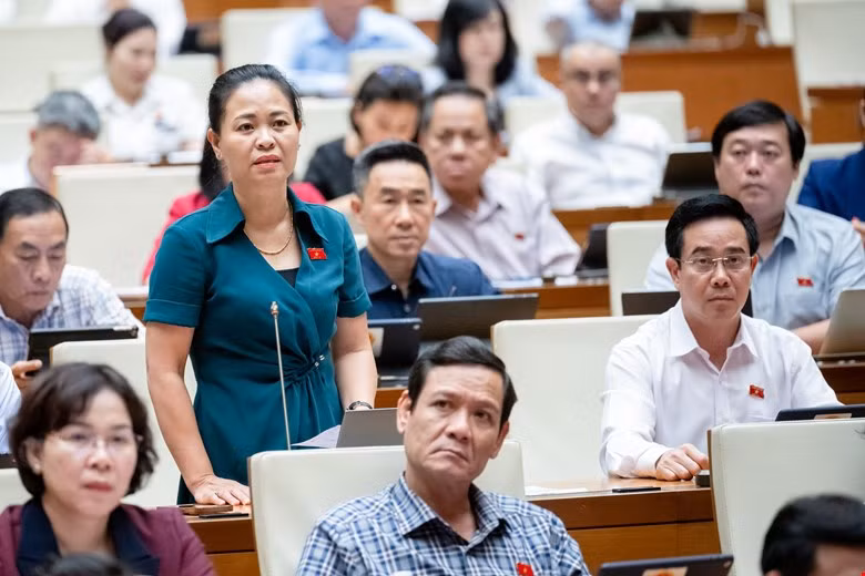 Bo truong Nguyen Van Hung: Cho tre nhay mua thu tien la trai luat