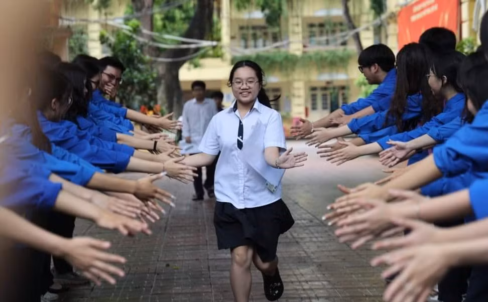 Goi y giai de mon Ngu van thi tot nghiep THPT nam 2024