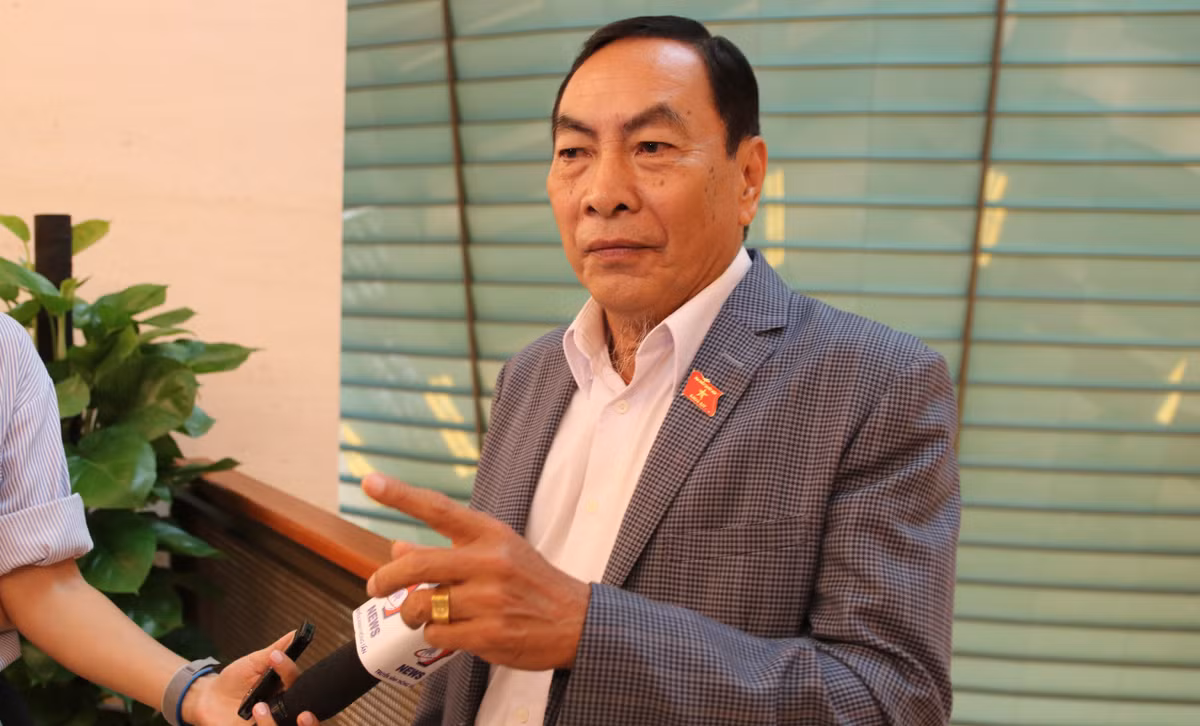 ĐBQH: Cần xem xét lại việc ngân hàng chỉ bán mà không mua vàng DBQH: Can xem xet lai viec ngan hang chi ban ma khong mua vang
