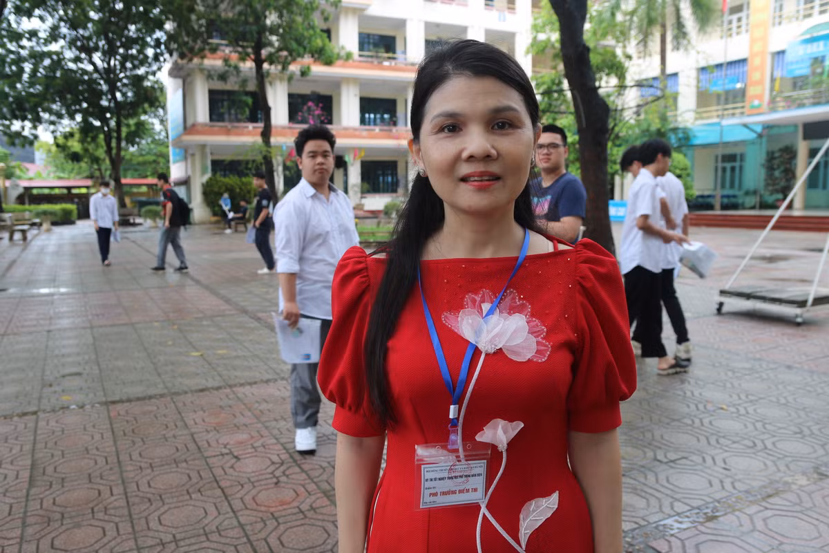 Thi sinh rang ro buoc vao mon thi dau tien Ky thi THPT nam 2024-Hinh-2