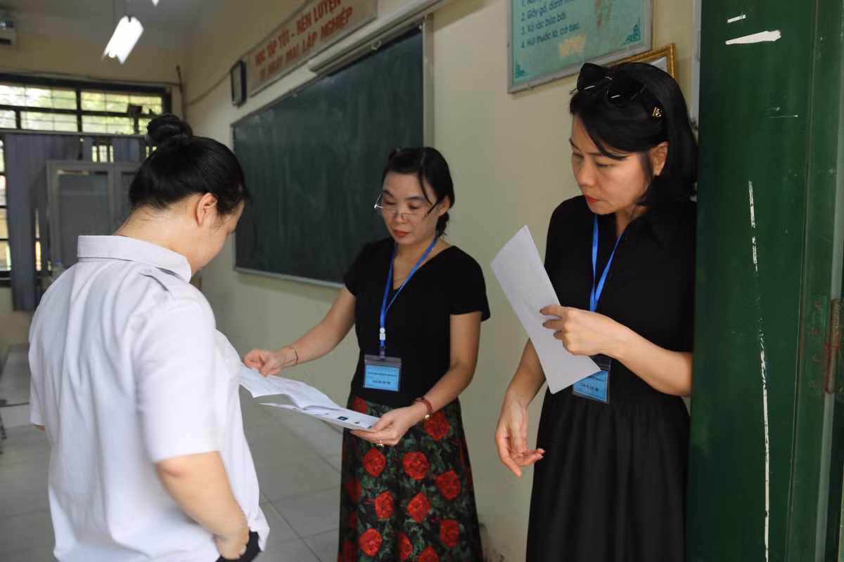 Thi sinh rang ro buoc vao mon thi dau tien Ky thi THPT nam 2024-Hinh-3