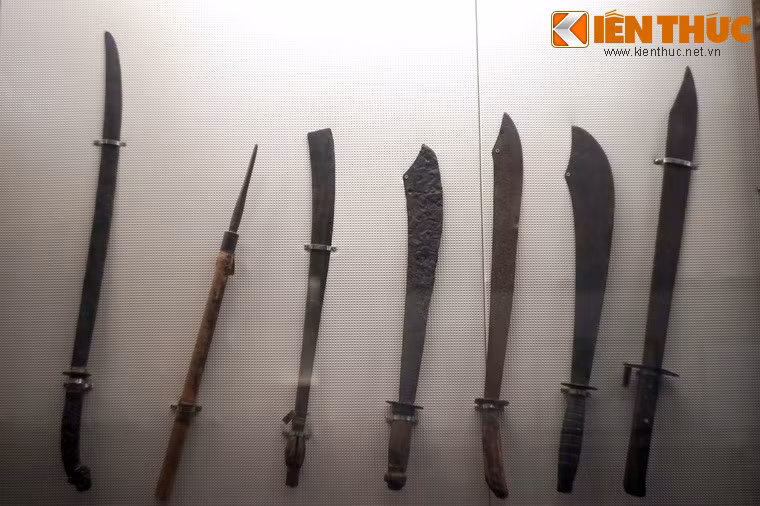 Các loại vũ khí thô sơ nhân dân Hà Nội, Ninh Bình, Nam Định, Phú Thọ... sử dụng khi giành chính quyền ở địa phương vào tháng 8/1945.