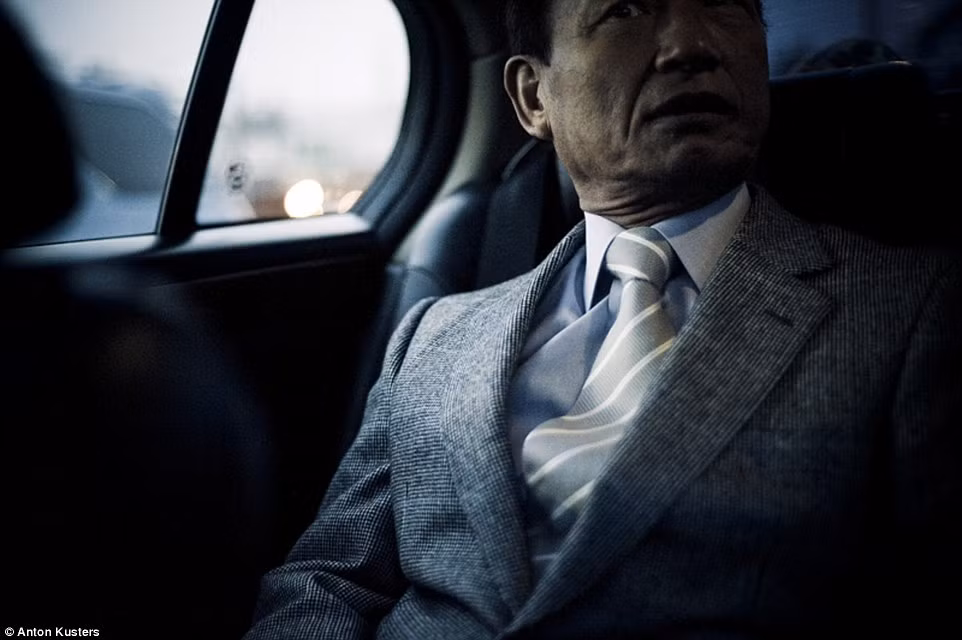 Tuy nhiên, một số Yakuza lại cho hay họ là hậu duệ của các Machi-yokko. Đây là những người bảo vệ các ngôi làng khỏi sự đe dọa của các Hatamoyo-Yakko.