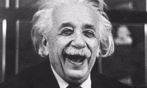 Bức thư của Einstein viết năm 1922 còn thể hiện rõ sự lo lắng của nhà vật lý về tương lai của nước Đức vào thời điểm 1 năm trước khi đảng Quốc xã thực hiện cuộc đảo chính đầu tiên.
