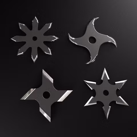 Một vũ khí nguy hiểm khác của Nhật Bản là shuriken. Đây là loại phi tiêu có hình tròn có cạnh hay hình đa giác nhọn.