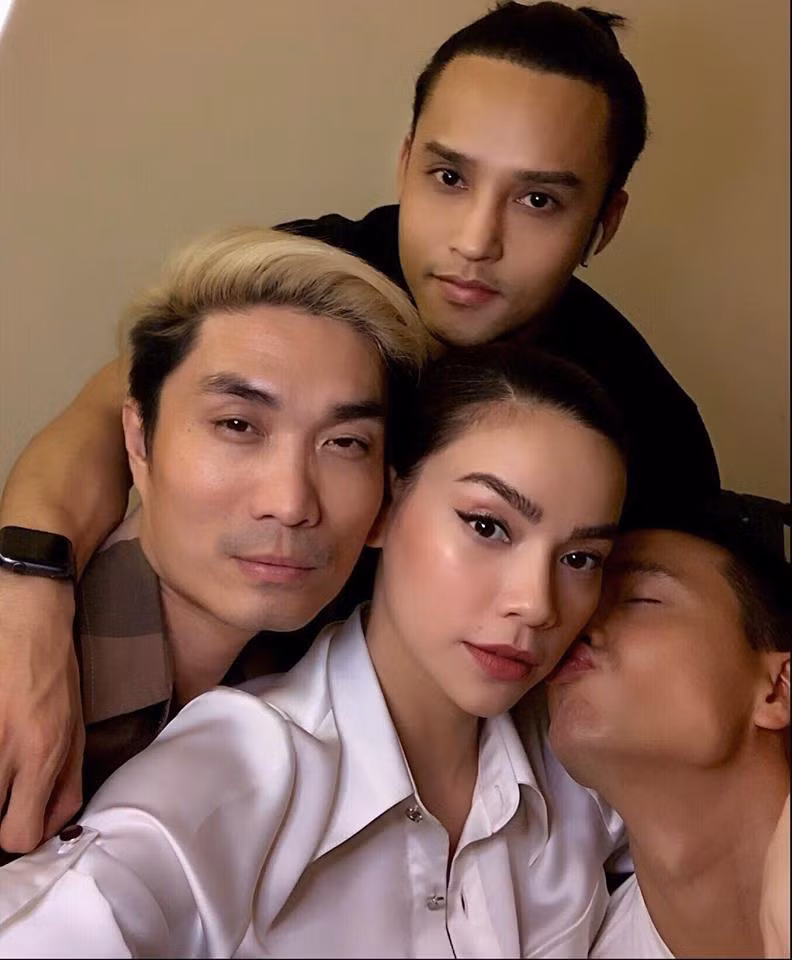 Ho Ngoc Ha va Kim Ly gay xon xao voi khoanh 'tinh be binh' trong hau truong-Hinh-3