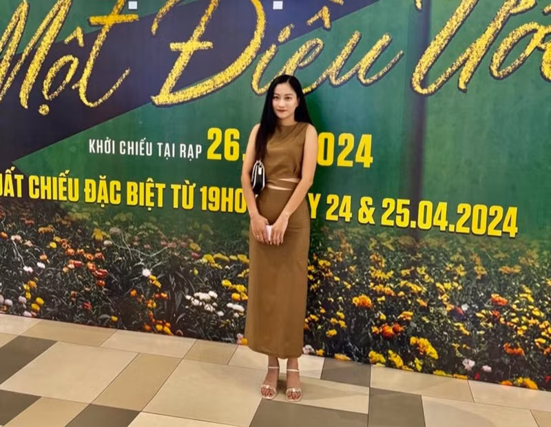 Chân Chân chia sẻ trên Vietnamnet, mối quan hệ giữa cô và nghệ sĩ Việt Anh được gia đình hai bên ủng hộ. Ảnh: FB Chân Chân.