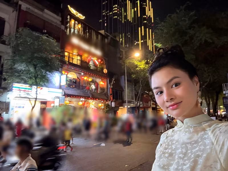 Vào tháng 1, Vũ Thu Phương thông báo ly hôn doanh nhân Thanh Hải sau 13 năm chung sống.