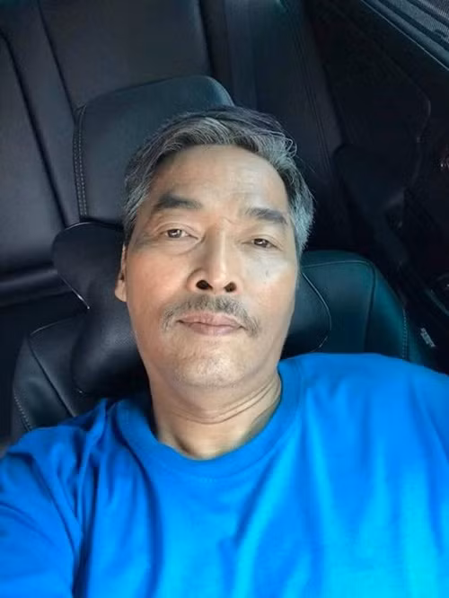 Ở phần bình luận của status, Lê Quốc Nam cho biết thêm: "Con bé con tôi làm đài trưởng. Tết cần phải diễn ngắn vì 3 suất mà diễn viên hay có cái trò diễn kéo dài để hại những vở diễn sau. Đài trưởng có nhiệm vụ nhắc nhở rồi nó ỷ nên trong cuộc họp nó phang ghế con tôi”. Ảnh: Thương Hiệu và Pháp Luật.