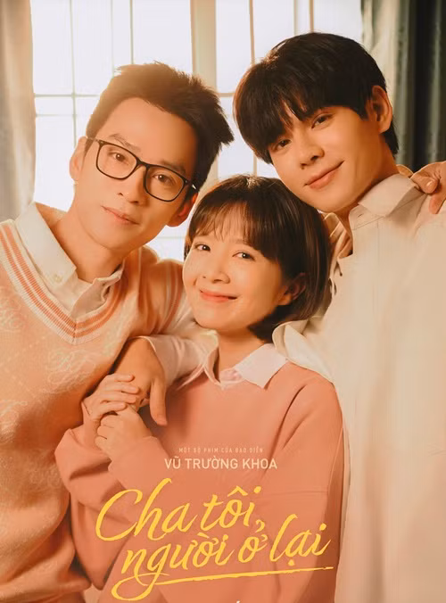 Trong Cha tôi, người ở lại, Thái Vũ (ngoài cùng bên phải) vào vai Việt - người bị mẹ bỏ rơi suốt nhiều năm.
