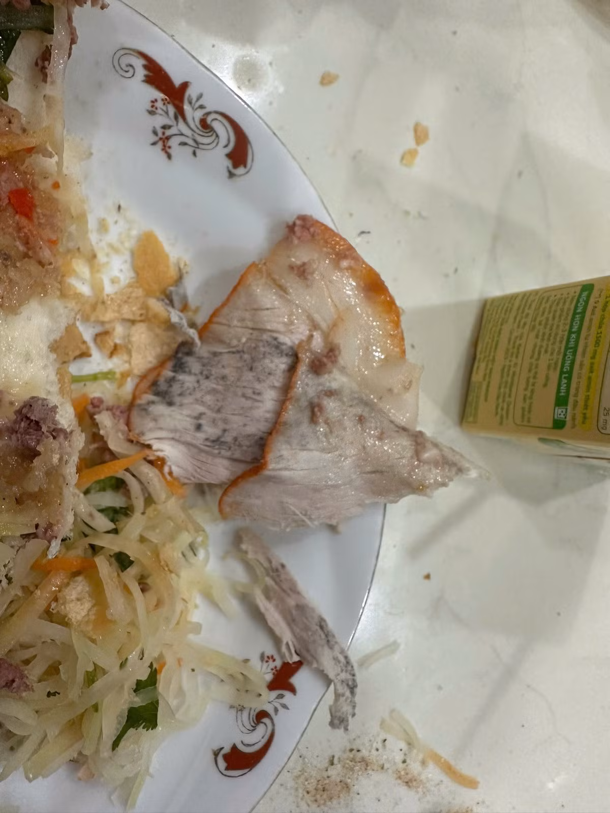 Vụ khách tố quán bánh mì bán thịt mốc, phường Quán Thánh lên tiếng - Hình 2 Vu khach to quan banh mi ban thit moc, phuong Quan Thanh len tieng-Hinh-2