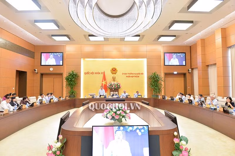 Chu nhiem Uy ban Dan toc tra loi chat van nhung van de nong nao?