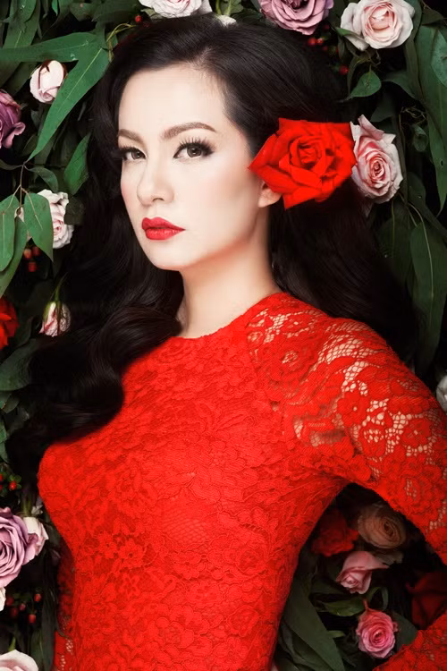 Bên cạnh đó, vị đại gia này còn sở hữu một biệt thự tại quận Bình Thạnh, tiền tiết kiệm ngân hàng, tiền mua cổ phiếu dự án Bank New Venture, 31% cổ phần trong Công ty Sao Mai ở thành phố Vũng Tàu, một xe Vespa và 7 xe ôtô. Ước tính số tài sản này lên tới 288 tỷ đồng. Vụ kiện tranh chấp số tài sản này đến nay vẫn chưa có hồi kết. Ảnh: Internet.