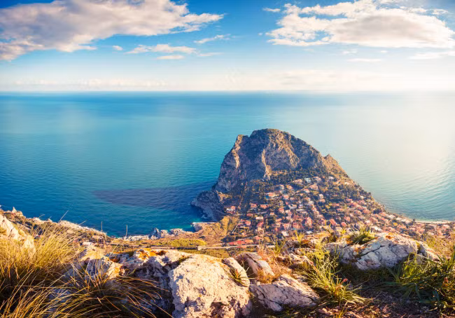 Khung cảnh đẹp như mơ trên đảo Sicilia ở Italia.