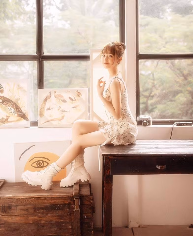Fanpage của cô nàng này có tới 655 nghìn lượt follow, một con số khủng mà nhiều streamer trẻ phải ao ước.