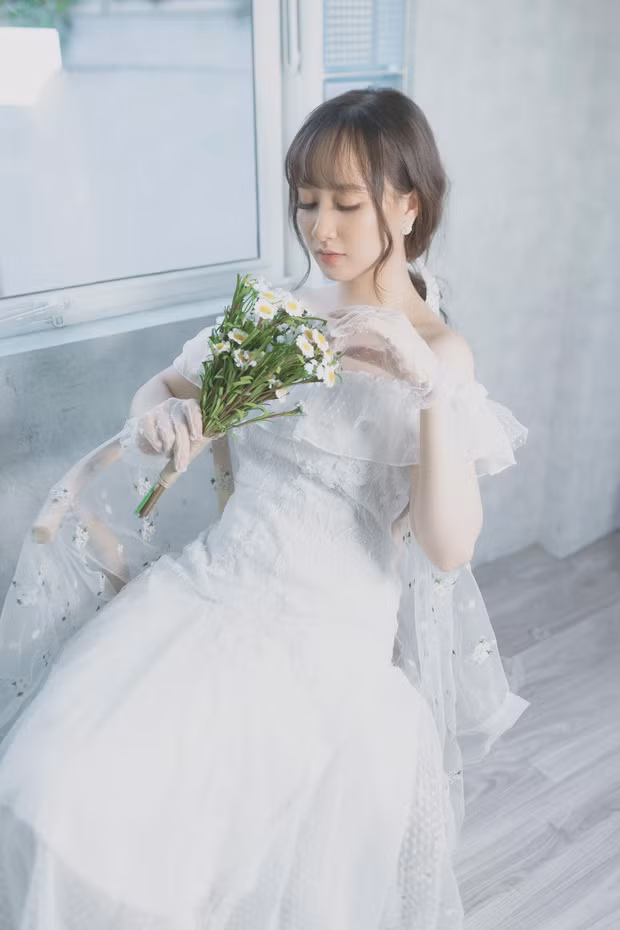 Với nhan sắc thu hút mọi ánh nhìn cùng với kỹ năng chơi game siêu đỉnh, không khó khi nữ streamer này nhanh chóng sở hữu một lượng lớn người hâm mộ.