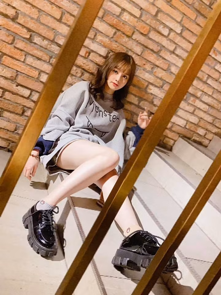 Sở hữu vẻ đẹp nhẹ nhàng, thanh thoát, streamer 9x nhanh chóng chiếm được cảm tình từ phía đông đảo khán giả trẻ.