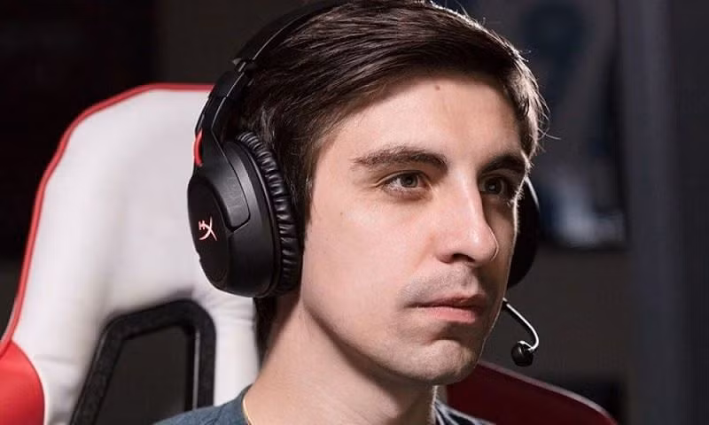 Hiện Shroud sở hữu hơn 6 triệu đăng ký trên YouTube và 7 triệu người hâm mộ trên Twitch, cùng lượng người xem video đáng mơ ước.