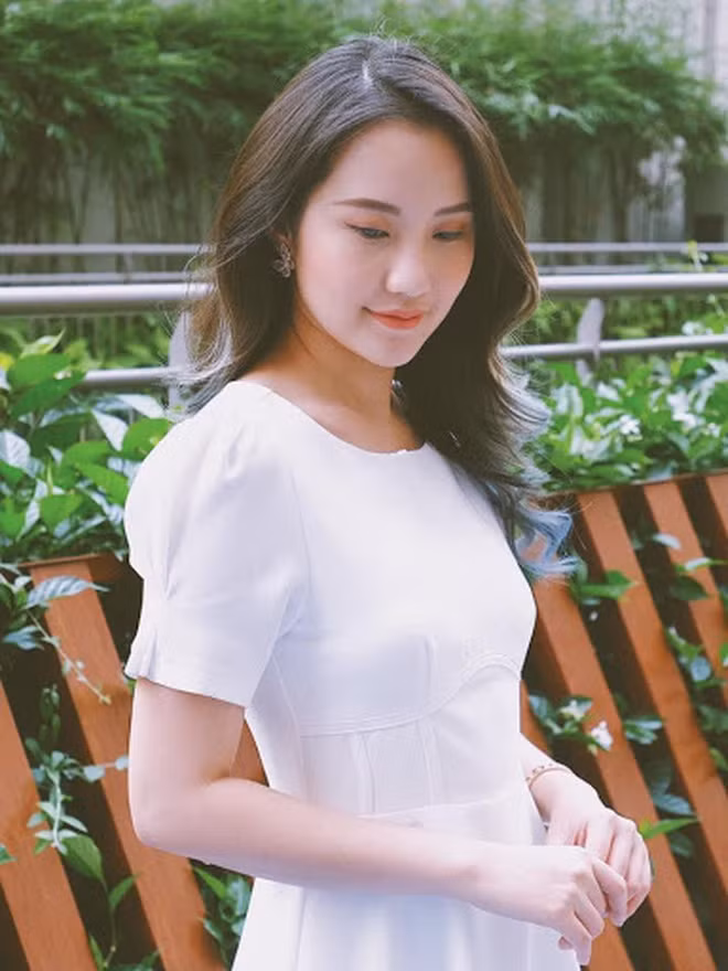 Primmy Trương xuất thân là con gái của hiệu trưởng trường Phát triển Cá Nhân và Đào tạo Tài Năng John Robert Powers Việt Nam (JRP).
