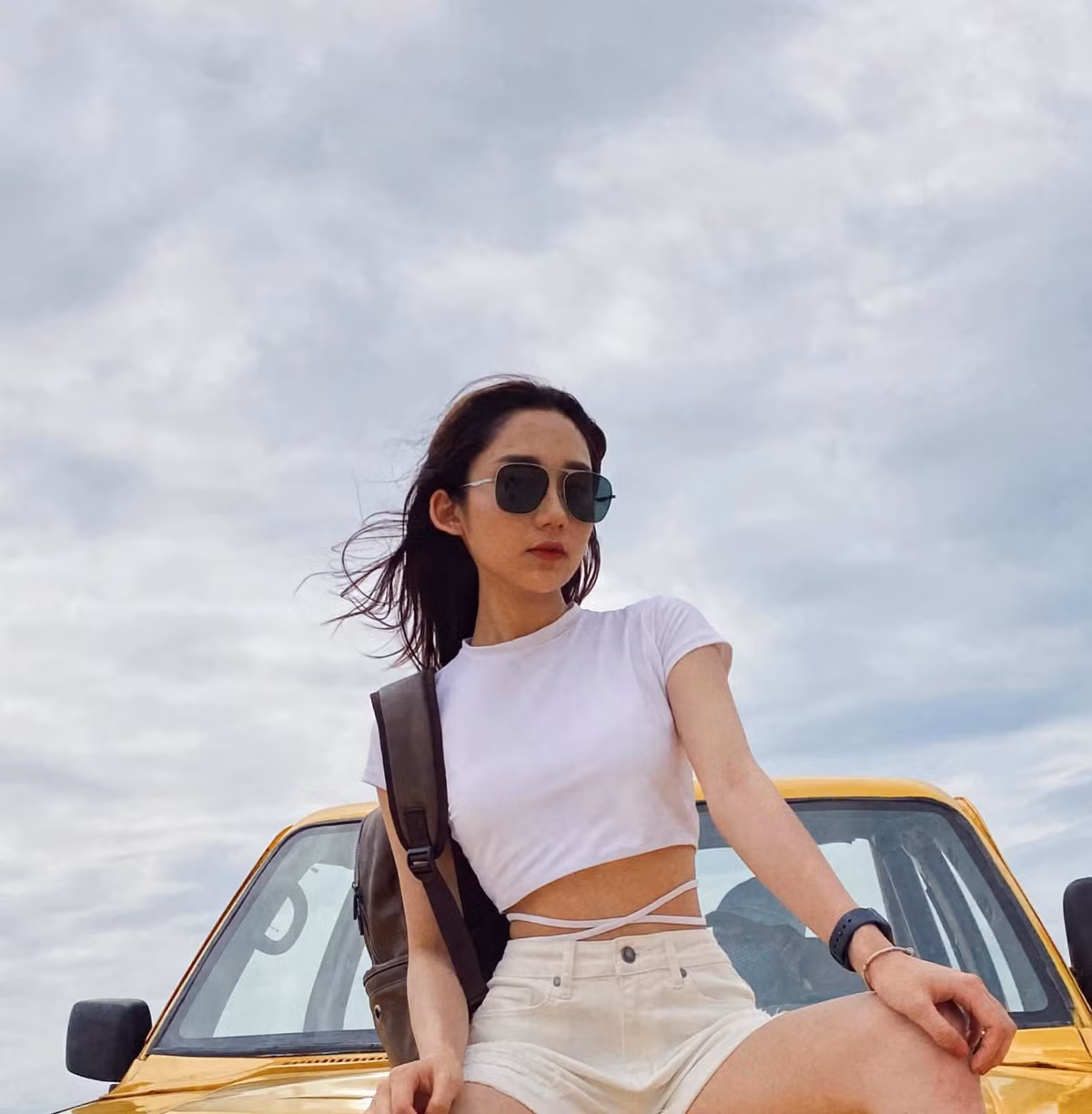 Thi thoảng Mina Young cũng thay đổi phong cách, trở nên cá tính và mạnh mẽ hơn.