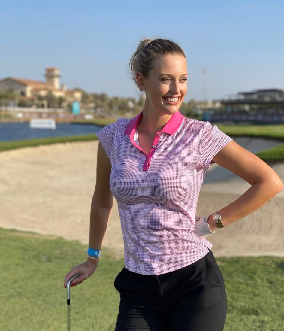 Sở hữu hình thể chuẩn siêu mẫu, quyến rũ cùng nhan sắc đỉnh cao, nữ golf thủ xinh đẹp Bella Angel đang khiến cộng đồng mê môn thể thao quý tộc ráo riết ''săn lùng'' thông tin.
