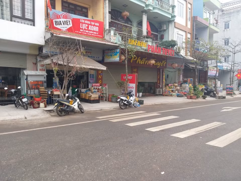 Go lenh phong toa cho lon nhat huyen Van Don, nguoi dan vui don Tet-Hinh-6