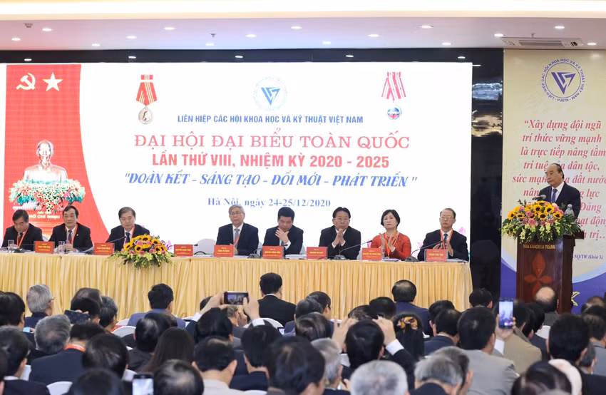 Nam moi - Nhiem ky moi - Tam the moi