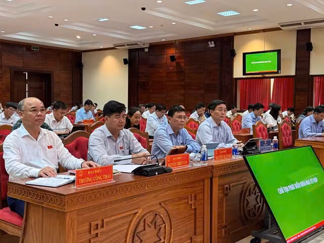 Miễn nhiệm Chủ tịch UBND tỉnh Đắk Lắk đối với ông Phạm Ngọc Nghị Mien nhiem Chu tich UBND tinh Dak Lak doi voi ong Pham Ngoc Nghi