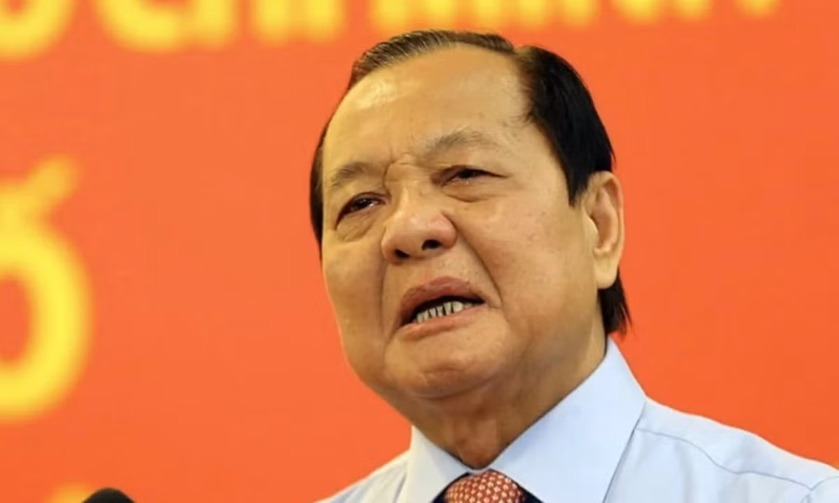 Tháng 1/1990: Ủy viên Ban Chấp hành Đảng bộ TP HCM khóa V, Bí thư Quận ủy Quận 5, Đại biểu Hội đồng Nhân dân thành phố khóa 5, Ủy viên Ủy ban Nhân dân thành phố, Ủy viên Ban Thường vụ Thành ủy thành phố khóa VI, Phó Chủ tịch thường trực UBND TP HCM. 