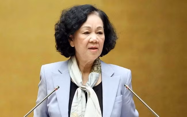 Bà Trương Thị Mai, nguyên Thường trực Ban Bí thư, Trưởng Ban Tổ chức trung ương, đoàn Hòa Bình.