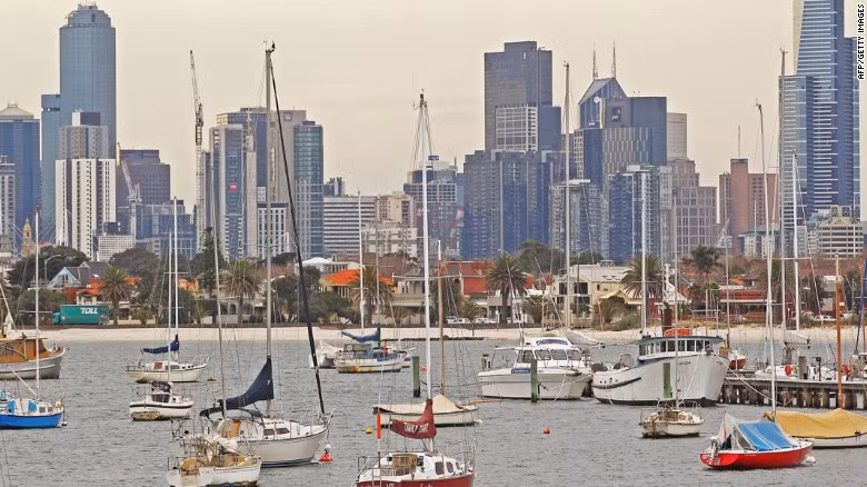 Melbourne (Australia) là một trong những thành phố đáng sống nhất thế giới năm 2016, với những quán cà phê tuyệt đẹp, màn trình diễn nhạc sống hay đồ ăn ngon hấp dẫn du khách,...