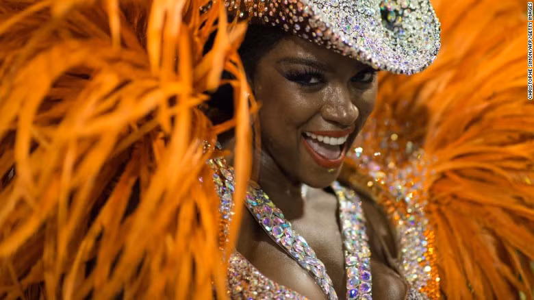 Brazil có hai lễ hội lớn vô cùng hoành tráng, đó là Carnival và lễ hội Reveillon đón năm mới.