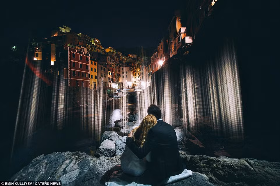 Bức ảnh cưới ấn tượng được chụp tại Cinque Terre, Italy.