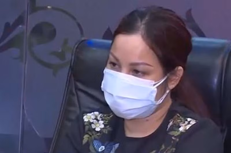 Trước đó, như Kiến Thức đã đưa tin, ngày 7/4, công an đã khởi tố, bắt tạm giam vợ Đường Nhuệ là Nguyễn Thị Dương và 2 "đàn em" gồm Đức Mạnh (SN 1992, trú tại tổ 6, phường Bồ Xuyên, TP Thái Bình) và Phạm Ngọc Quý (SN 2003, trú tại xã Minh Quang, huyện Vũ Thư, tỉnh Thái Bình) để điều tra về hành vi gây thương tích cho anh T.N.A. (SN 1996, trú tại một xã thuộc huyện Kiến Xương, Thái Bình). Và thời điểm đó, Đường Nhuệ vắng mặt tại địa phương.