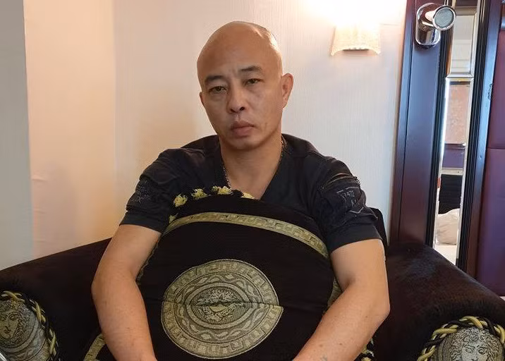 Theo phản anh của bà Đinh Thị Lý, ngày 18/11/2014, bà cùng con trai là Mai Thế Duy đã bị Đường “Nhuệ” và đàn em đánh ngay tại Phòng Tiếp dân Công an phường Trần Lãm. Người phụ nữ này nói rằng, mẹ con bà không liên quan đến Đường Nhuệ cũng có thể Đường và đám đàn em đã được bà N.T.T.G ở Cổ Nhuế, Từ Liêm (TP.Hà Nội) thuê đòi nợ.