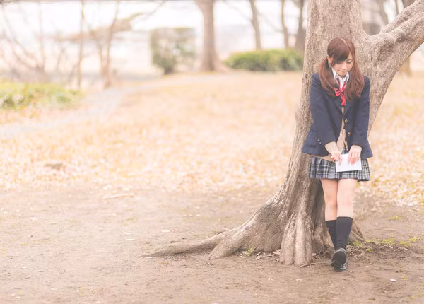 Người mẫu chính của bộ ảnh là Yuka Kawamura, 19 tuổi, hóa thân thành một nữ sinh Nhật Bản có vẻ đẹp trong veo, "đốn tim" dân mạng ngay từ cái nhìn đầu tiên.