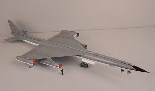 Ngoài ra, công ty Myasishchev cũng từng thiết kế một máy bay ném bom chiến lược siêu âm mang tên M-50. Thiết kế này chỉ có một nguyên mẫu duy nhất được chế tạo và bay thử lần đầu vào năm 1959.