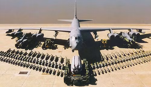 Lượng bom đạn khủng khiếp mà một chiếc B-52 mang được.