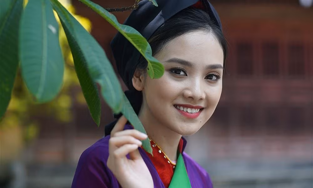 Tác phẩm Về Kinh Bắc được ví như một bách khoa thư về Kinh Bắc. Ở đó có chuyện “Trai đời Trần’, “Gái Hậu Lê”, chuyện Mỵ Châu, Ỷ Lan, Đặng Thị Huệ, Chiêu Hoàng, Ngọc Hân, chuyện “Khói Yên Thế”, “Nước sông Thương”, “Mưa Thuận Thành”, chuyện chùa Dâu, Phật Tích….