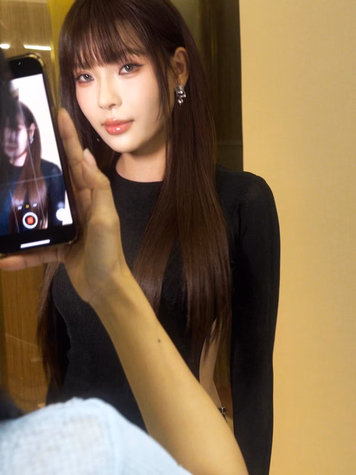 Nhiều người nhận xét rằng, trông Thúy Diễm trẻ trung và xinh đẹp chẳng khác gì các idol Kpop. Ảnh: FB Nguyễn Ngọc Thuý Diễm